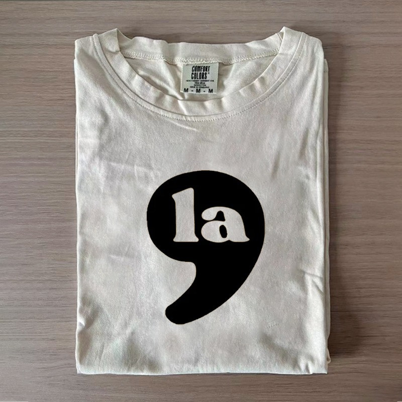 Comma La Shirt Humorous Kamala Harris Graphic Shirt Cool Gifts For Girlfriend - GWH